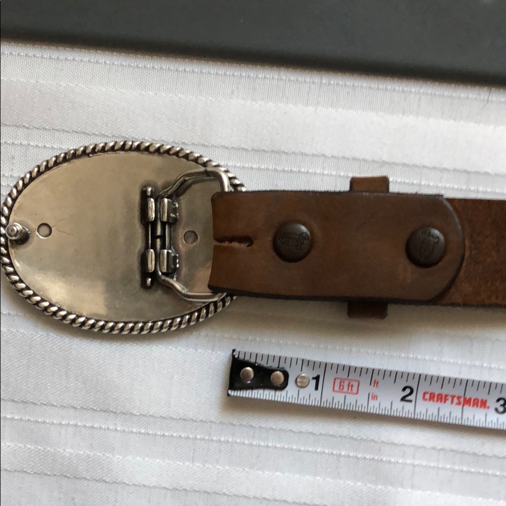 Women’s Justin Leather western style belt Sz 28 Brown Leather with heart buckle - Picture 14 of 16
